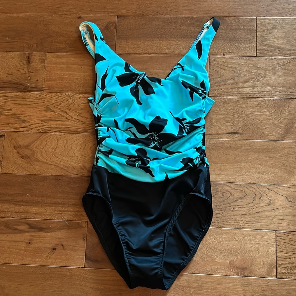 Miraclesuit one piece swimsuit
